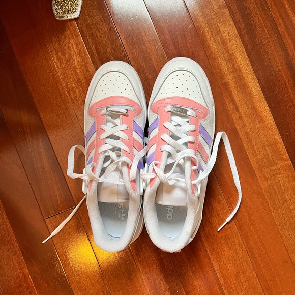 Custom made adidas shoes, lightly used. Hand painted. - Picture 1 of 4